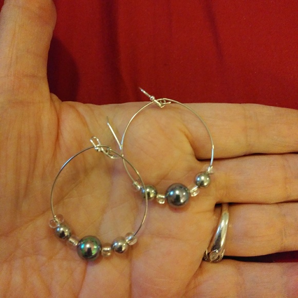 THREE PAIR HAND CRAFTED EARRINGS - Picture 2 of 8